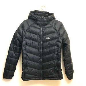 L.L. Bean Men’s Ultralight 850 Down Hooded Jacket